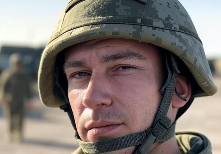  صحفي بريطاني يشتكي من تجنيد مترجمه قسرا في الجيش الأوكراني