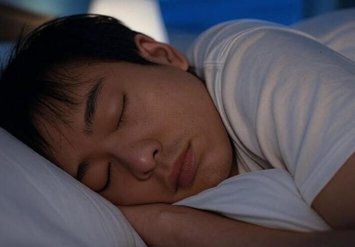 أغذية سحرية تمنحك نوماً عميقاً بلا عقاقير