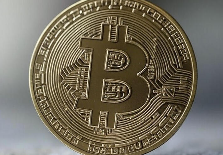  البيتكوين يهوي إلى 99 ألف دولار في منعطف مفاجئ للأسواق