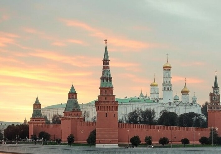 روسيا تكشف عما يتعين على كييف فعله لتسوية الأزمة وإنهاء الأعمال القتالية 