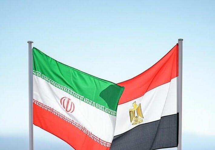 السيسي وبزشكيان يبحثان تعزيز العلاقات المصرية الإيرانية وأزمات الشرق الأوسط