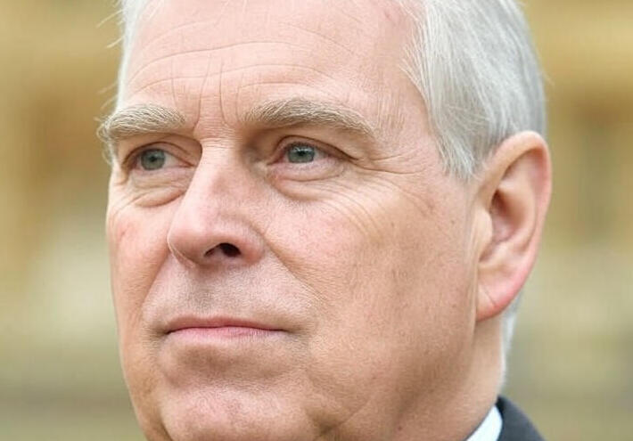  الملك البريطاني يبدأ إجراءات سحب الألقاب من الأمير أندرو بعد انكشاف فضائحه الجنسية 