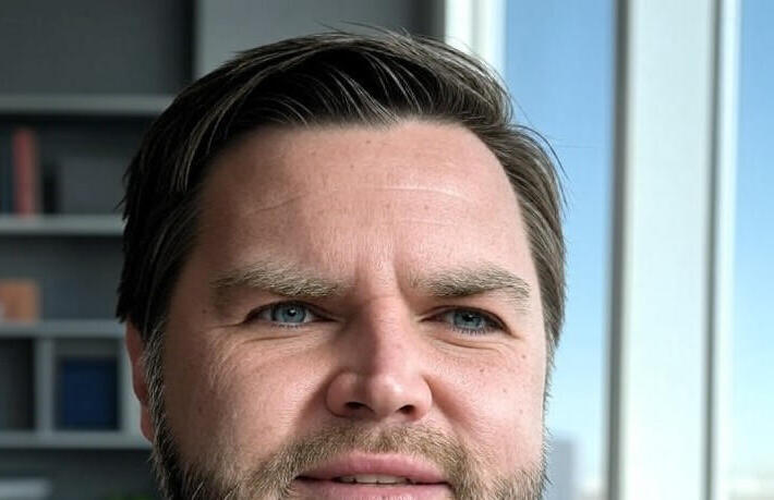 ماكرون يتوعد بمحاسبة مهددي القاضية التي أدانت ساركوزي ويؤكد حماية استقلال القضاء