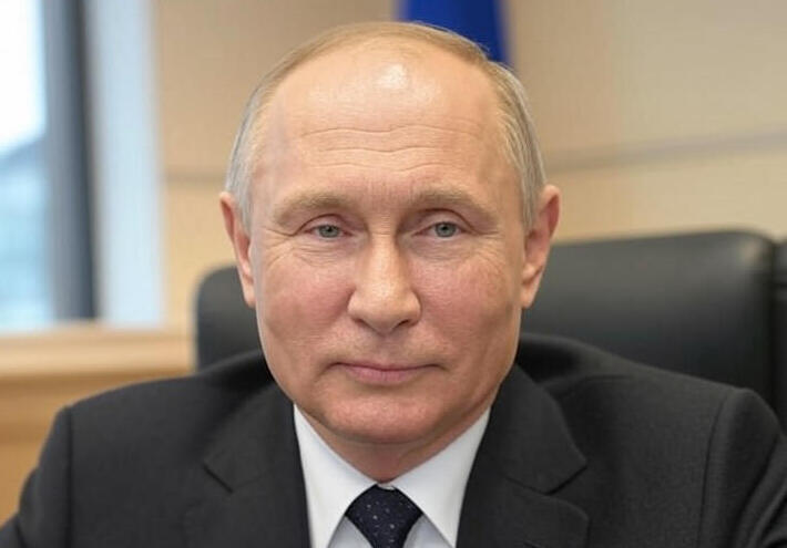 بوتين يكشف تفاصيل طلب مفاجئ من مدير الـ"CIA" ذات مرة للتوقيع على استمارة