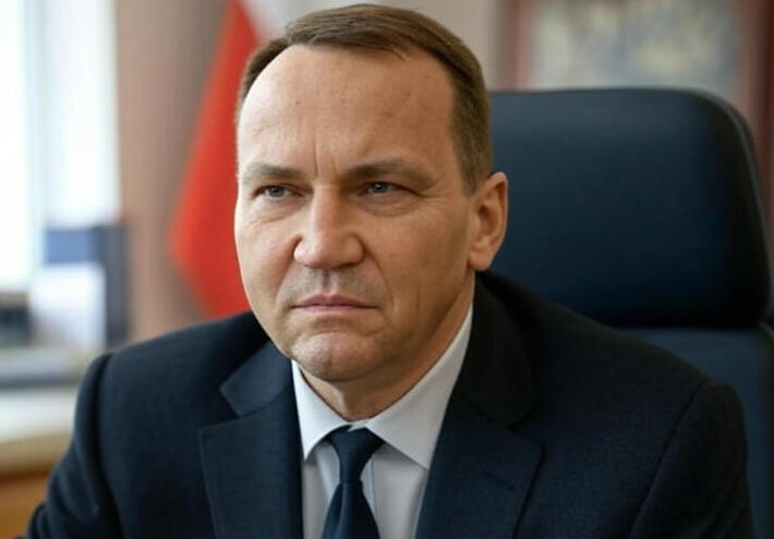 وزير خارجية بولندا يحذر من "اتفاقية سرية روسية أمريكية لتقسيم أوروبا"