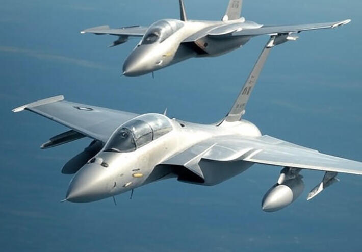 القيادة المركزية الأمريكية: تنفيذ ضربة "دقيقة" استهدفت مواقع في سوريا
