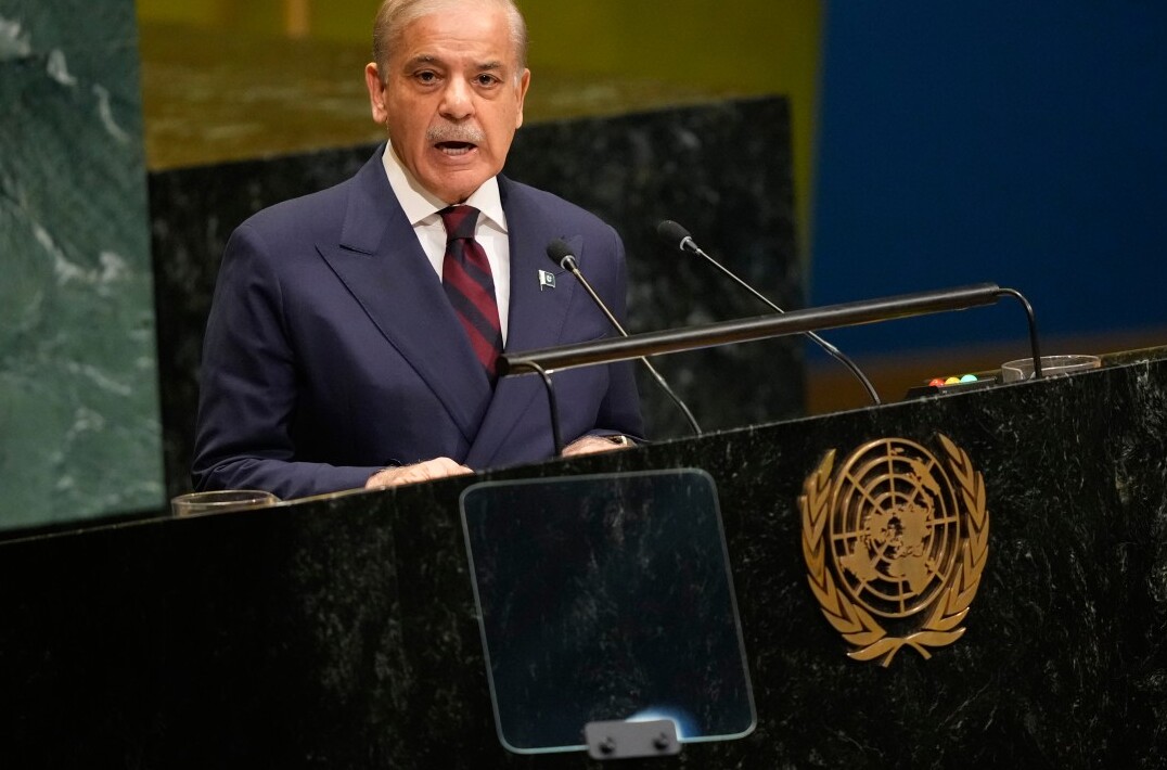 رئيس الوزراء الباكستاني: جمعنا واشنطن وطهران تحت سقف واحد.. ندعم السعودية واتفاق مكة غير موجه ضد أي دولة