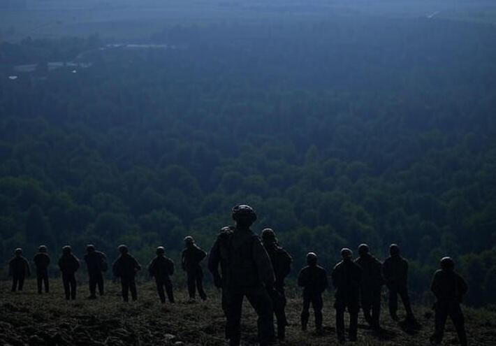 الإخبارية السورية: التحالف الدولي ينفذ إنزالاً جوياً في الكسار الفوقاني بريف دير الزور الشرقي