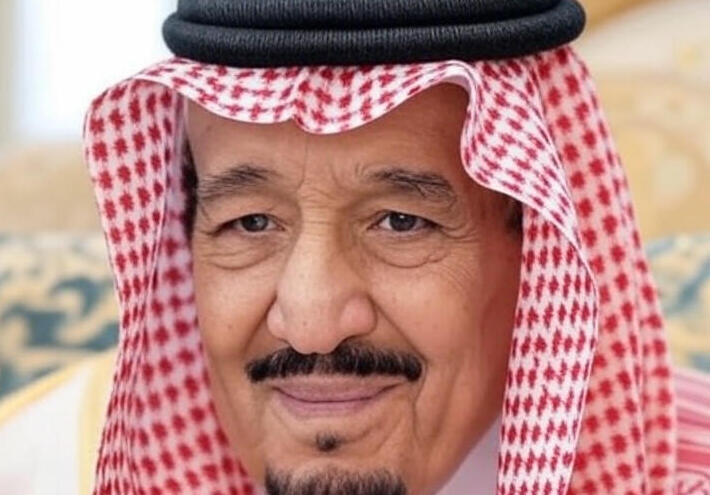 ملك السعودية يمنح مواطناً مكافأة مجزية تكريماً لشجاعته
