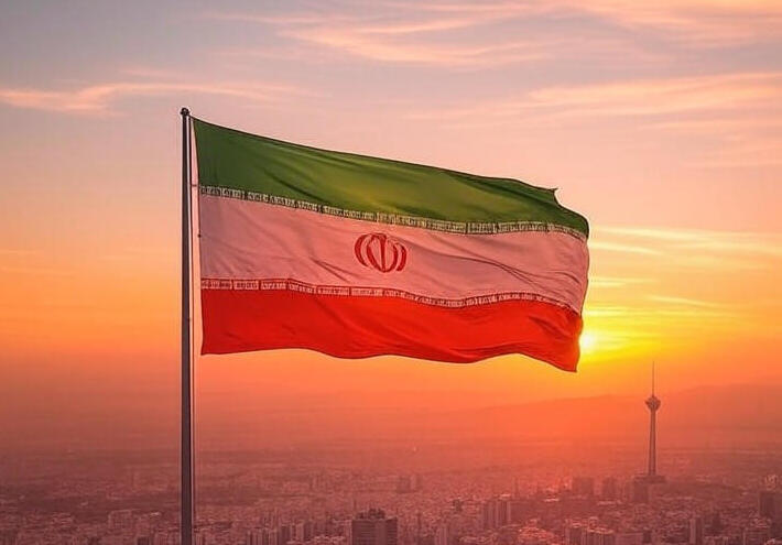 إيران تهدد: "رد ساحق في وقته" على اغتيال قيادي "حزب الله" أبو علي طبطبائي 