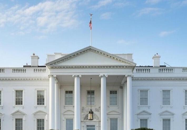 "بلومبرغ": واشنطن تُبلغ أوروبا قرارها بعدم مصادرة الأصول الروسية المُجمَّدة