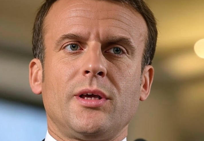 الرئيس الفرنسي يؤكد تطوير الاستراتيجية النووية للبلاد
