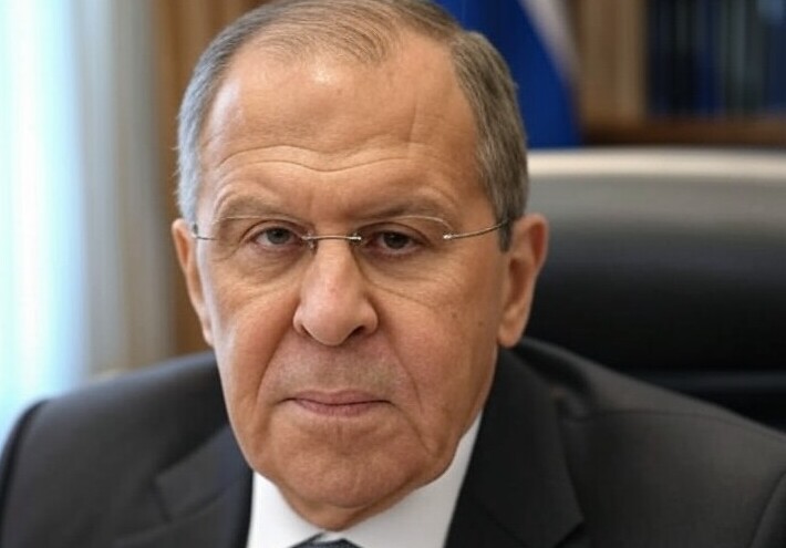 وزير الخارجية الروسي يحذر: التصعيد ضد إيران "لعب بالنار" 
