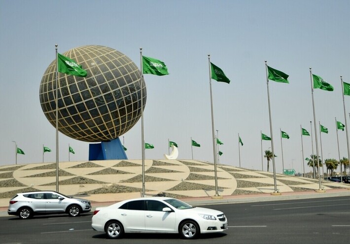 وزير الإعلام السعودي يكشف طبيعة الحياة في المملكة في ظل التصعيد الراهن