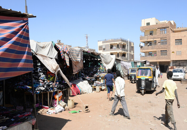 السودان.. مقتل 13 في قصف جوي على موقع تعدين أهلي في كسلا
