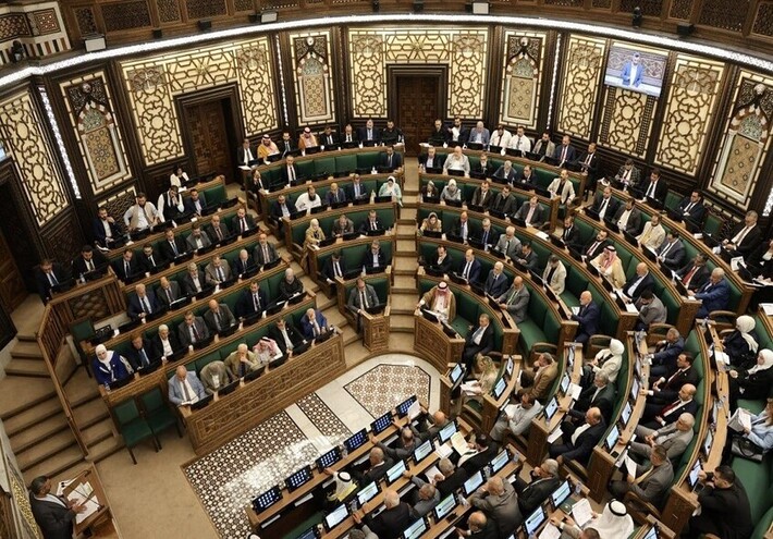 مجلس الشعب السوري يحيل مشروع تعديل قانون يخص عقارات المناطق الحدودية إلى لجنتي الأمن القومي والاستثمار
