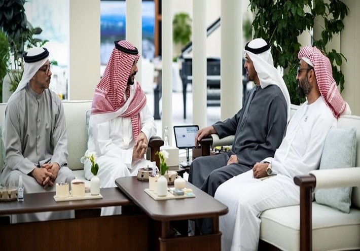 مستشار رئيس الإمارات يوضح دلالات زيارة الأمير خالد بن سلمان إلى أبو ظبي