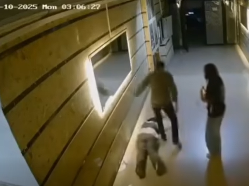 مشهد صادم يهز منصات السوشيال ميديا في مصر.. والجمهور يطلب التوضيح