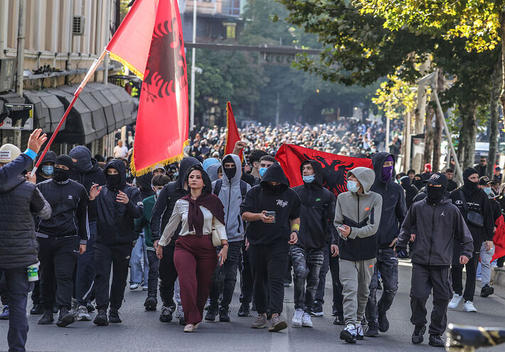 ألبانيا: تصاعد الاحتجاجات الطلابية في تيرانا ومطالبات باستقالة رئيس الوزراء
