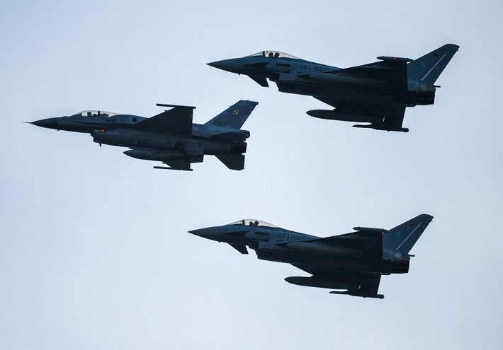 فريق أول بولندي: عدد مقاتلات F-16 الموجودة لدى أوكرانيا لا يكفي