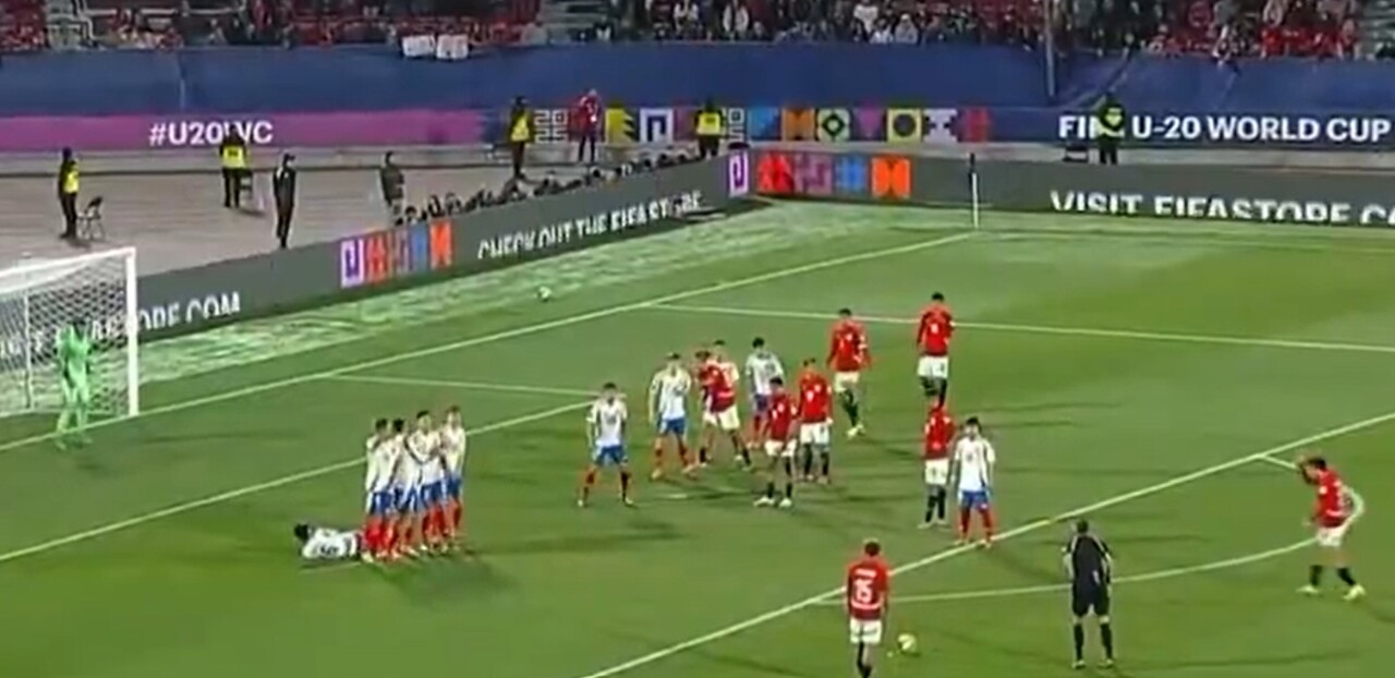 خلاف لاعبي مصر يتحول إلى فرحة جماهيرية عارمة في مونديال الشباب