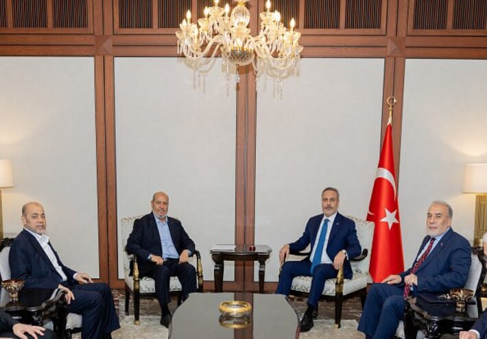 وزير الدفاع الإسرائيلي يهاجم أردوغان ويهدد خليل الحية: سيأتي دوره وسيلحق بهنية