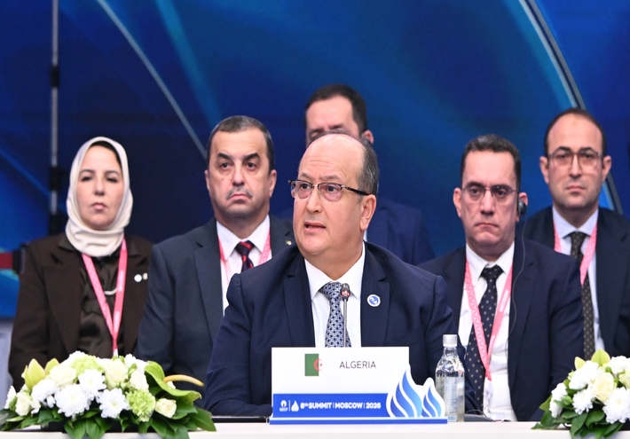 رئيس الوزراء الجزائري: الغاز شريك طبيعي للطاقة المتجددة والجزائر تطمح لأن تكون فاعلاً رئيسياً في الهيدروجين