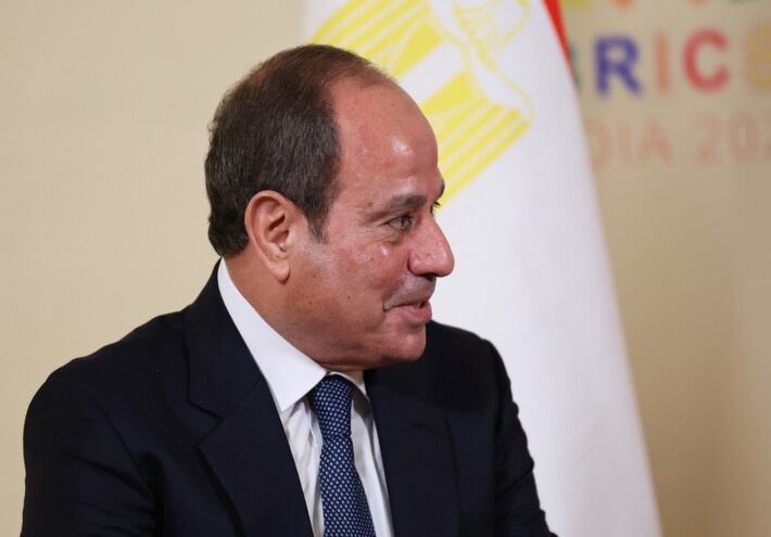 عمرو أديب يكشف سر قرار السيسي بحسم مدة رئاسته