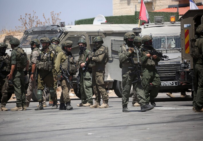 الجيش الإسرائيلي يعلن اعتقال شخصين "مشتبه بهما" جنوب سوريا