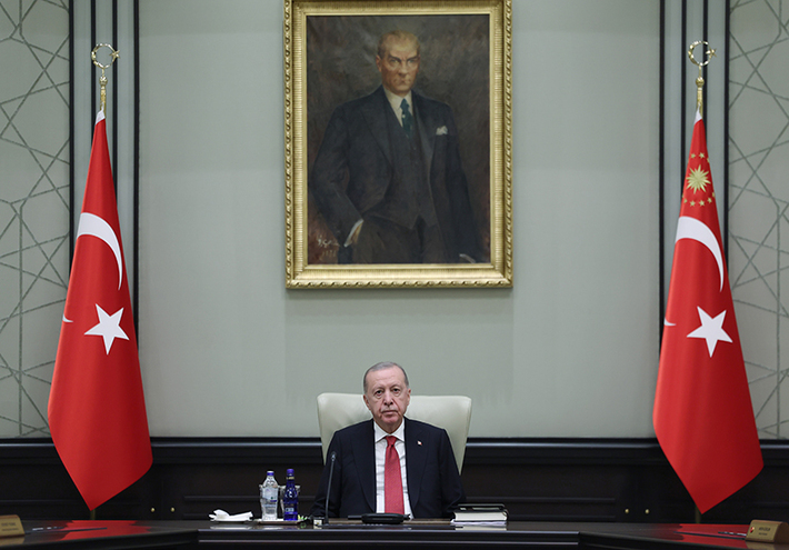 "سيتم تفعيل بند الدفاع المشترك في اتفاق مكة ".. أردوغان يدين هجوم مطار الملك خالد ويتوعد الحوثيين