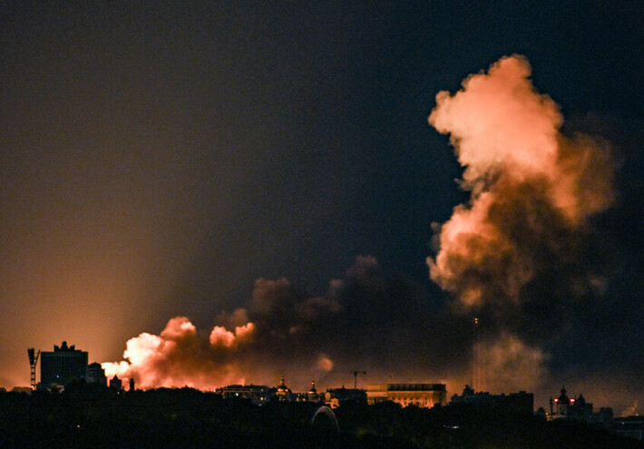 "مشاهد تبث للمرة الأولى".. الحرس الثوري يوثق استهداف القواعد الأمريكية في عمليتي "نصر 1 و2"