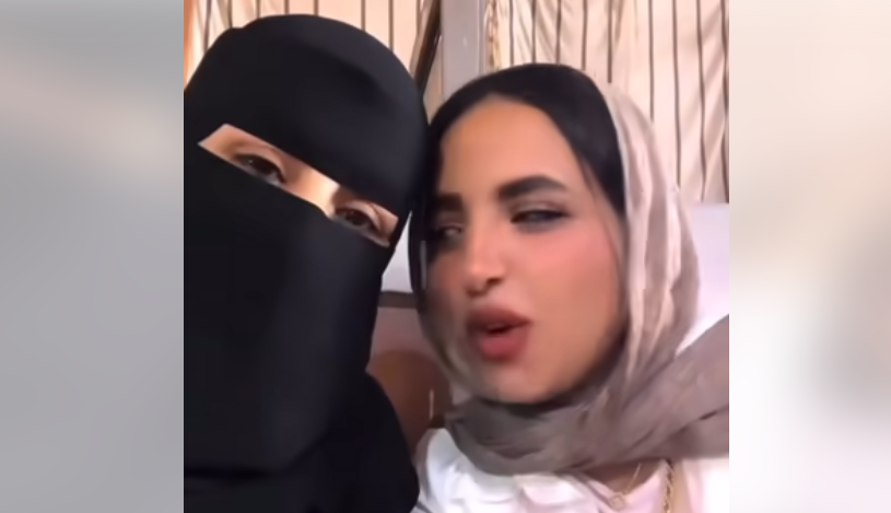 فيديو "أم وابنتها" يهز مواقع التواصل