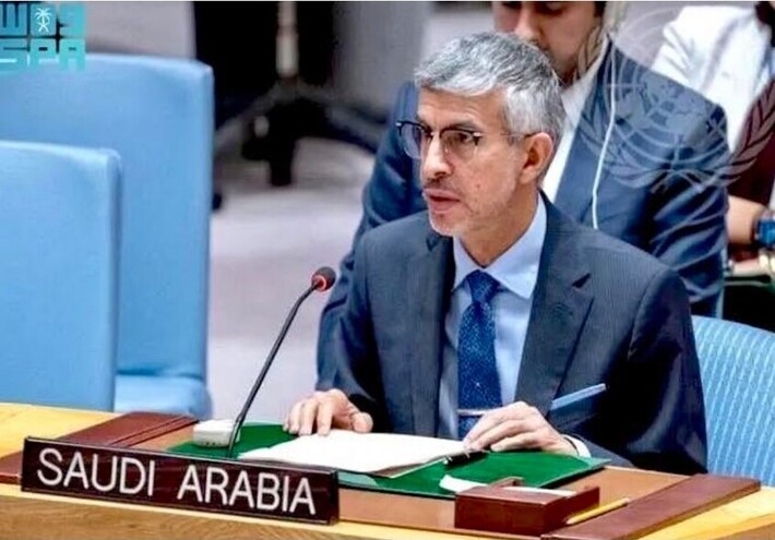 مندوب السعودية: تداعيات تهديدات الحوثيين تتجاوز اليمن والمنطقة والمملكة تؤكد حقها في الدفاع عن نفسها