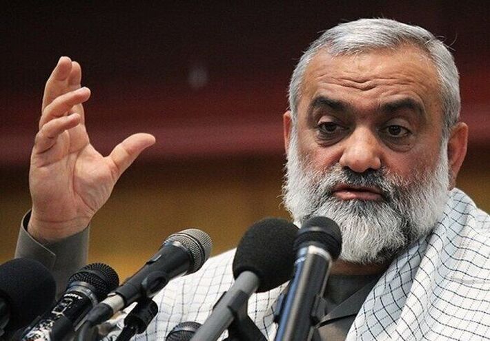 كبير مستشاري قائد الحرس الثوري: أي هجوم بري أمريكي على إيران سينتهي بأسر جنود واشنطن واستسلامها