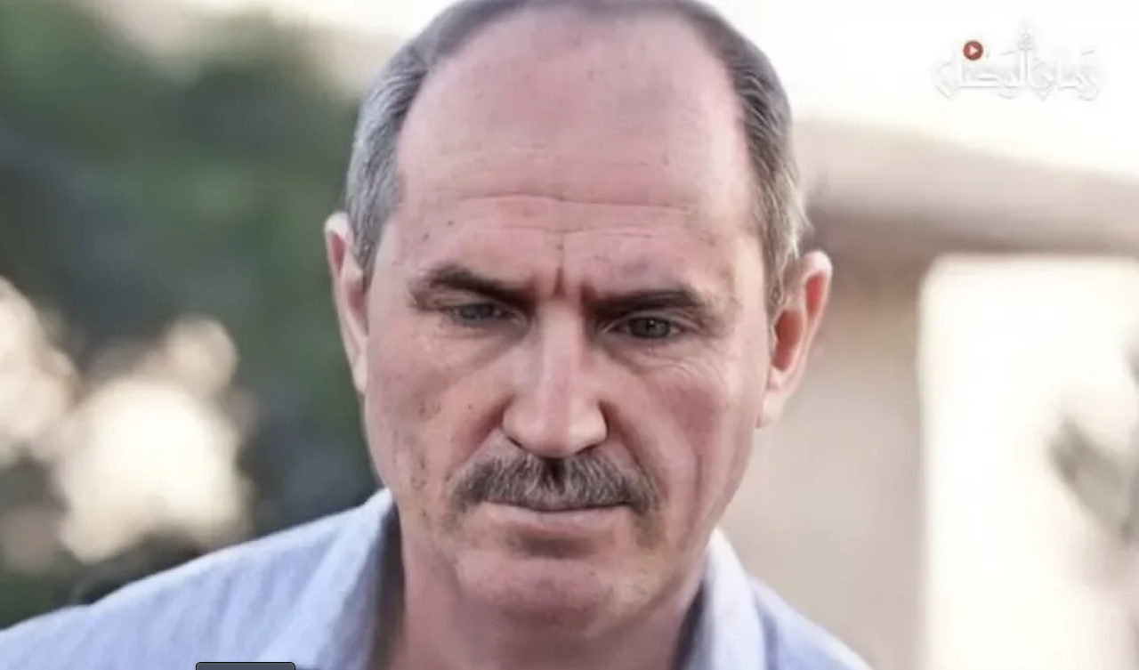 بالفيديو.. مستشار الأسد في مأزق: تسجيل مصور يكشف ذهوله وارتباكه

