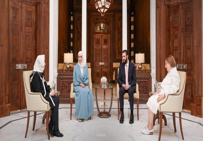 الشرع يستحضر إرث الاستقلال في لقاء مع ابنتي القوتلي والعايش