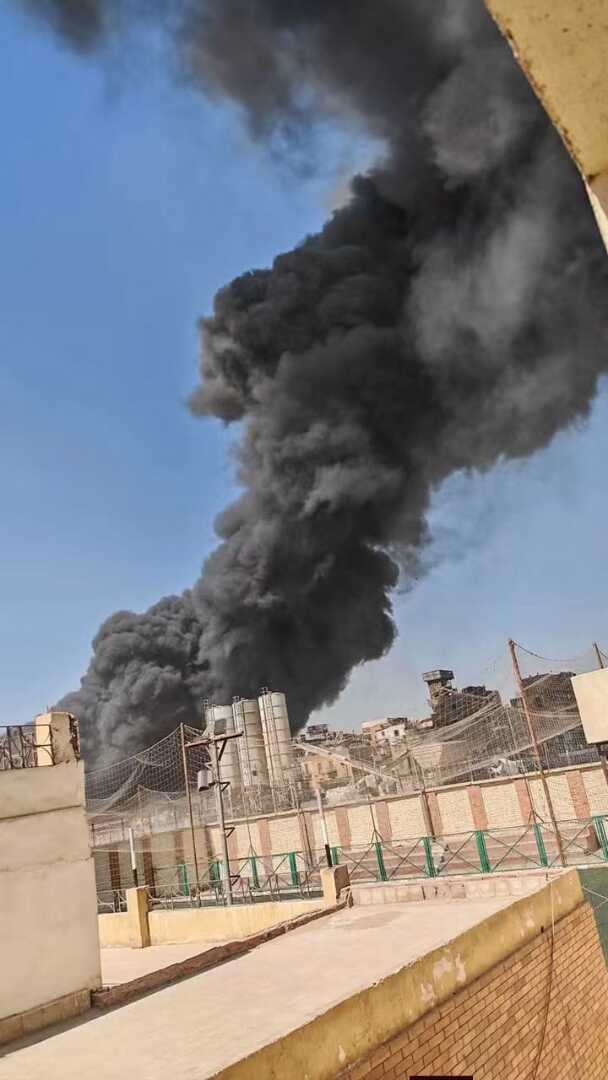 حريق هائل يهز قلب القاهرة ويغطي السماء بالدخان