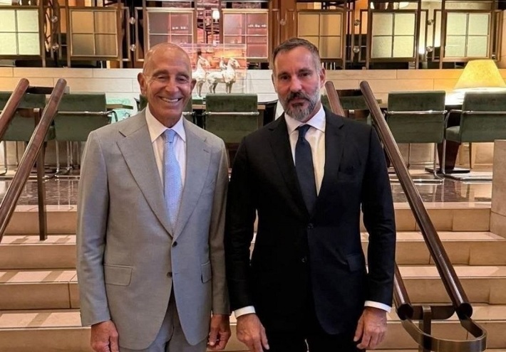 آغا خان الخامس يبحث مع المبعوث باراك الدور المجتمعي والإنساني لـ"شبكة الآغا خان للتنمية"