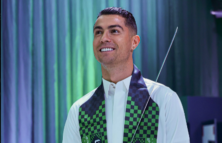 بالزي السعودي.. رونالدو يهنئ الوطن في عيده برسالة خاصة
